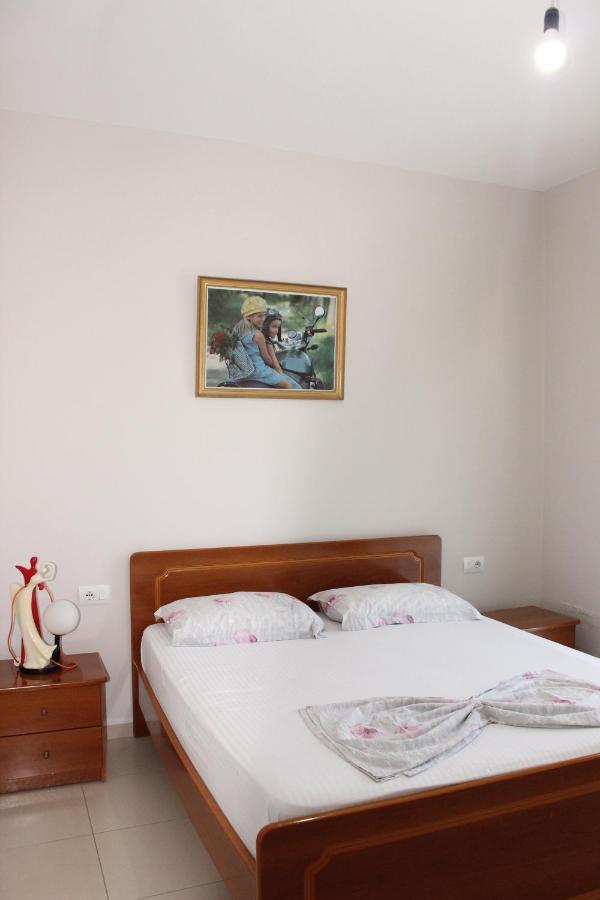 Leva'S Apartments Sarandë Esterno foto