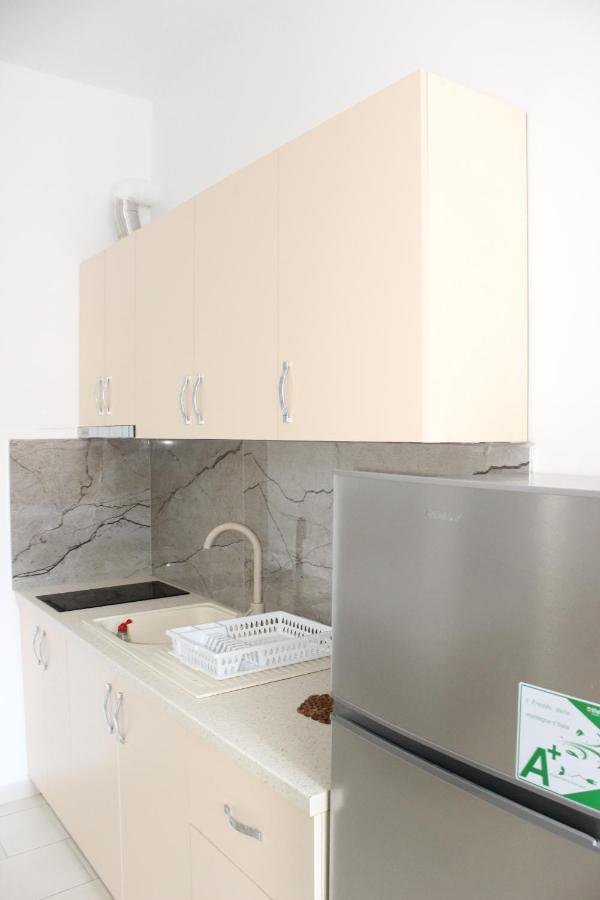 Leva'S Apartments Sarandë Esterno foto